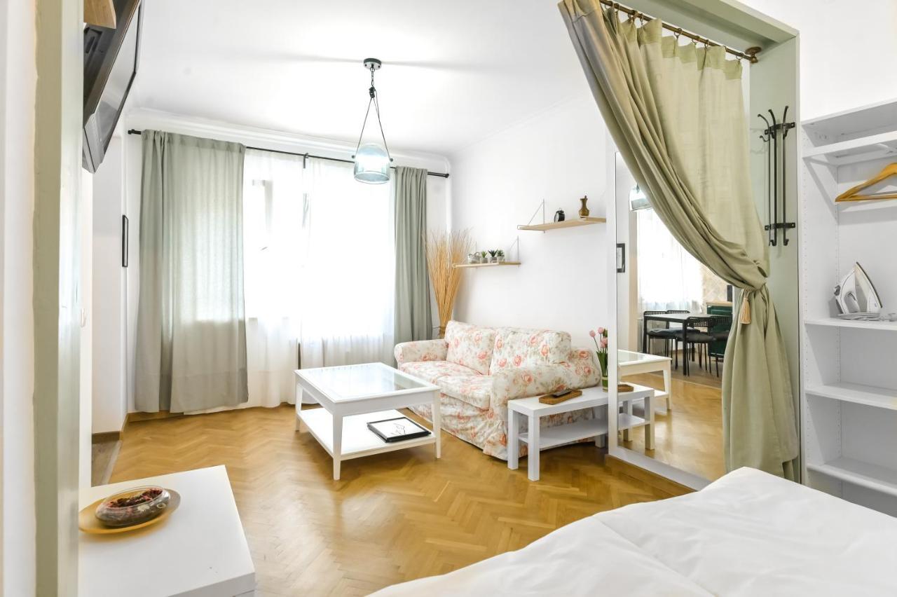 Floral Studio Retreat In Sofia City Center By Flat Mаnager ภายนอก รูปภาพ
