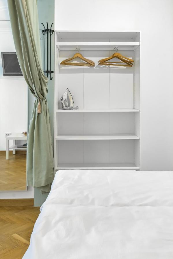 Floral Studio Retreat In Sofia City Center By Flat Mаnager ภายนอก รูปภาพ